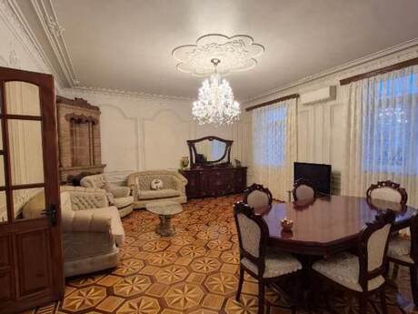 Объявление №5995806 - Баку, м. Низами, 4-комн., 150 м², 2/5 этаж