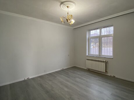 5 otaqlı həyət evi/bağ evi - Binəqədi q. - 200 m²