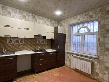 5 otaqlı həyət evi/bağ evi - Binəqədi q. - 200 m²