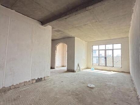 6 otaqlı həyət evi/bağ evi - Badamdar q. - 367 m²