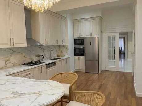 4 otaqlı yeni tikili - Nizami m. - 260 m²