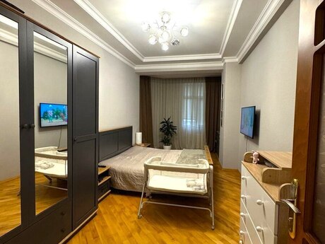 3-комн. новостройка - м. Нариман Нариманов - 150 м²