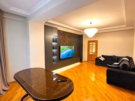 3-комн. новостройка - м. Нариман Нариманов - 150 м²