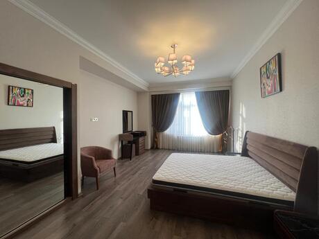 4 otaqlı yeni tikili - Ağ şəhər q. - 160 m²