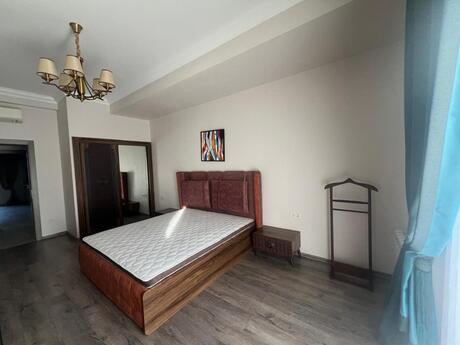 4 otaqlı yeni tikili - Ağ şəhər q. - 160 m²