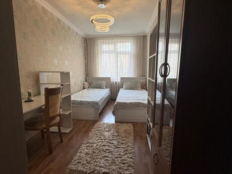 Elan №5996217 - Bakı, İnşaatçılar m., 3 otaqlı, 75 m², 5/5 mərtəbə