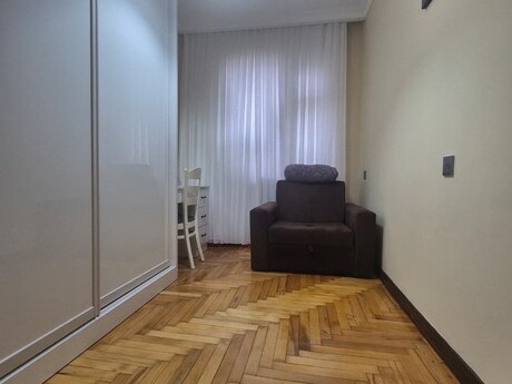 3 otaqlı köhnə tikili - Səbail r. - 90 m²