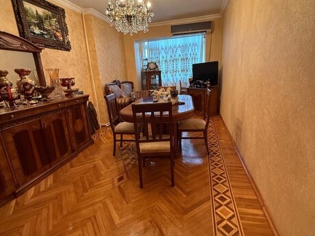 5 otaqlı köhnə tikili - Azadlıq Prospekti m. - 120 m²