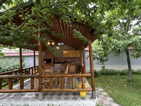 4 otaqlı həyət evi/bağ evi - Qəbələ - 340 m²