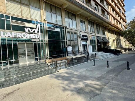 Satılır 2 otaqlı yeni tikili 75 m², 28 May m.