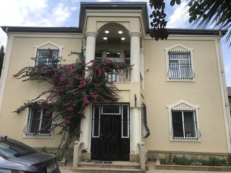 8 otaqlı həyət evi/bağ evi - Bakıxanov q. - 500 m²