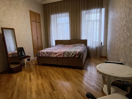 2 otaqlı köhnə tikili - Sahil m. - 80 m²