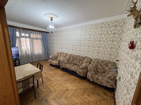 Satlr 5 otaql khn tikili 61 m, Xalqlar Dostluu m.