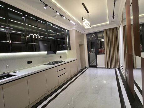 4 otaqlı yeni tikili - Şah İsmayıl Xətai m. - 190 m²