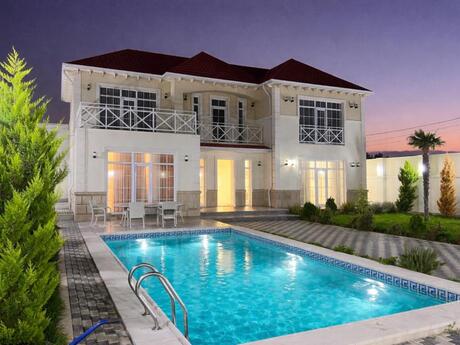 5 otaqlı həyət evi/bağ evi - Mərdəkan q. - 340 m²
