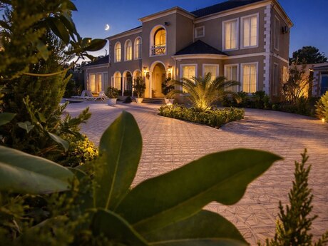 5 otaqlı həyət evi/bağ evi - Mərdəkan q. - 400 m²