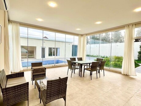 4 otaqlı həyət evi/bağ evi - Şüvəlan q. - 250 m²