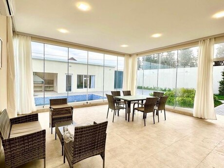 4 otaqlı həyət evi/bağ evi - Şüvəlan q. - 250 m²