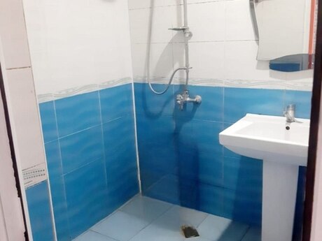 5 otaqlı köhnə tikili - Yeni Günəşli q. - 120 m²
