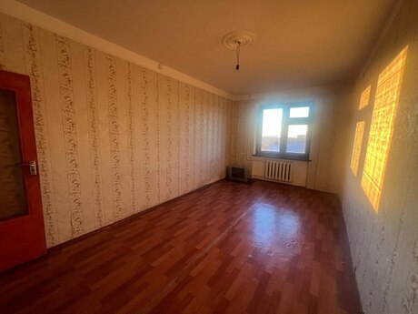 5 otaqlı köhnə tikili - Yeni Günəşli q. - 103 m²
