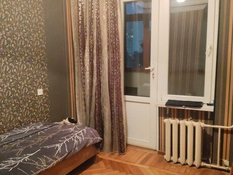 5-комн. вторичка - м. Ази Асланов - 106 м²