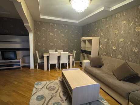 5 otaqlı köhnə tikili - Yeni Günəşli q. - 110 m²