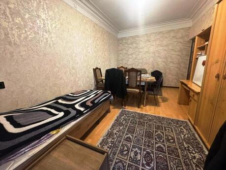 4 otaqlı köhnə tikili - Neftçilər m. - 100 m²