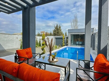 4 otaqlı həyət evi/bağ evi - Mərdəkan q. - 180 m²