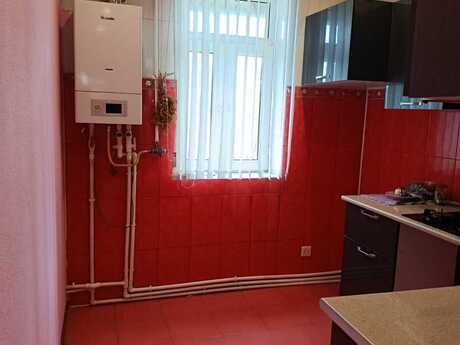3 otaqlı köhnə tikili - Lökbatan q. - 74 m²