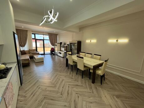 6 otaqlı həyət evi/bağ evi - Abşeron r. - 207 m²