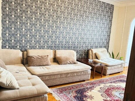 3 otaqlı köhnə tikili - Azadlıq Prospekti m. - 90 m²