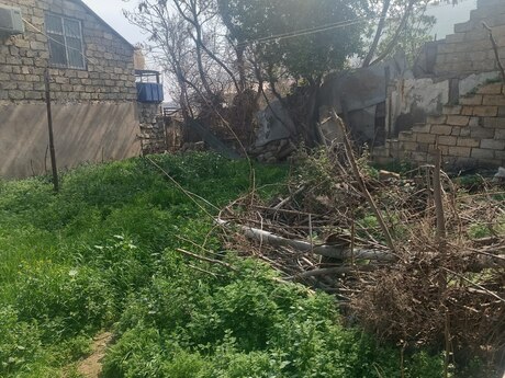 Satılır 2 otaqlı həyət evi/bağ evi 74 m², 20-ci sahə q.