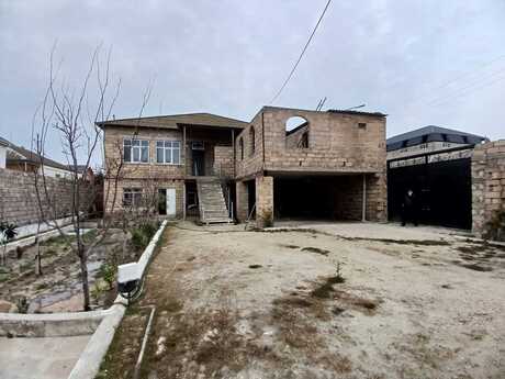 Satılır 7 otaqlı həyət evi/bağ evi 300 m², Binə q.