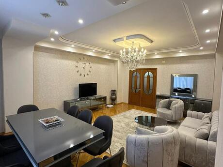 4 otaqlı yeni tikili - 8 Noyabr m. - 172 m²