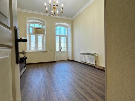 Объявление №5998392 - Баку, м. Сахил, 3-комн., 100 м²