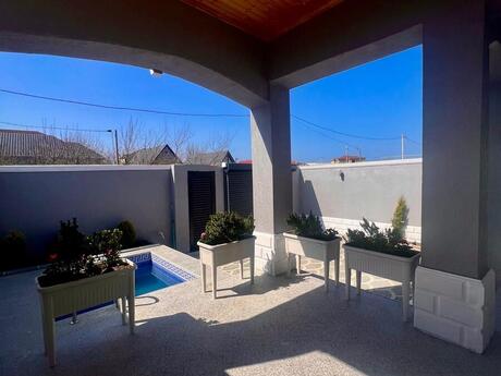 3 otaqlı həyət evi/bağ evi - Novxanı q. - 110 m²