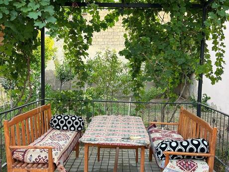 4 otaqlı həyət evi/bağ evi - Müşfiqabad q. - 200 m²