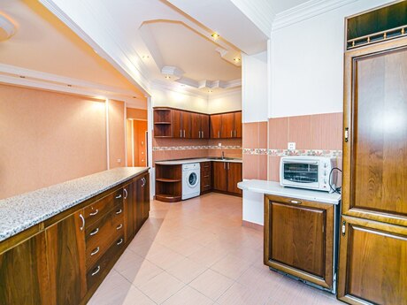 2 otaqlı yeni tikili - 28 May m. - 110 m²