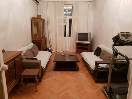 Объявление №5998802 - Баку, м. Элмляр Академиясы, 2-комн., 60 м², 5/5 этаж