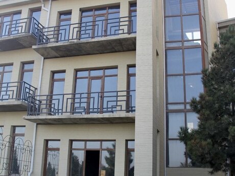 9 otaqlı həyət evi/bağ evi - Şıxov q. - 545 m²