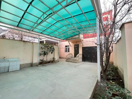 5 otaqlı həyət evi/bağ evi - Xırdalan - 200 m²