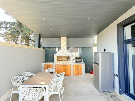 4 otaqlı həyət evi/bağ evi - Mərdəkan q. - 250 m²
