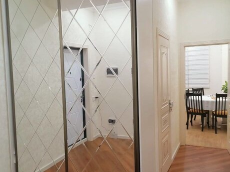Satılır 2 otaqlı yeni tikili 86 m², Saray q.
