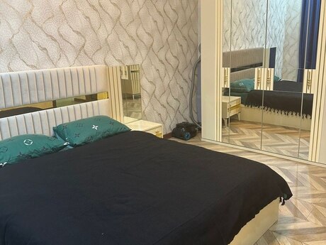 4 otaqlı həyət evi/bağ evi - Mərdəkan q. - 250 m²