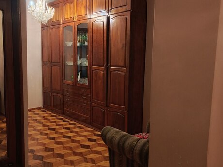 4 otaqlı köhnə tikili - Nəriman Nərimanov m. - 190 m²