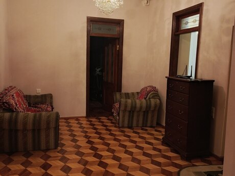 4 otaqlı köhnə tikili - Nəriman Nərimanov m. - 190 m²