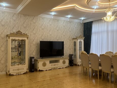 7 otaqlı həyət evi/bağ evi - Koroğlu m. - 335 m²