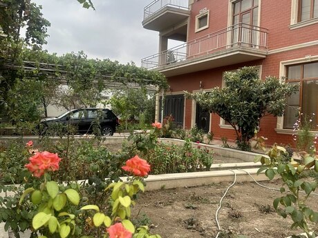 7 otaqlı həyət evi/bağ evi - Koroğlu m. - 335 m²