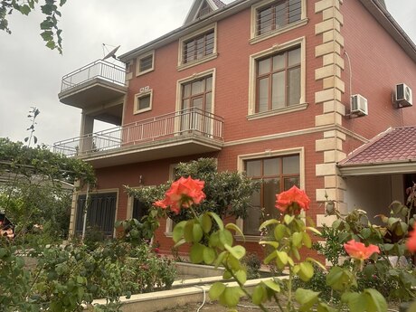 7 otaqlı həyət evi/bağ evi - Koroğlu m. - 335 m²
