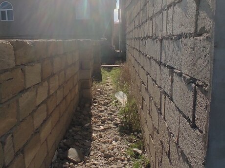 Satılır 3 otaqlı həyət evi/bağ evi 95 m², Qobu q.